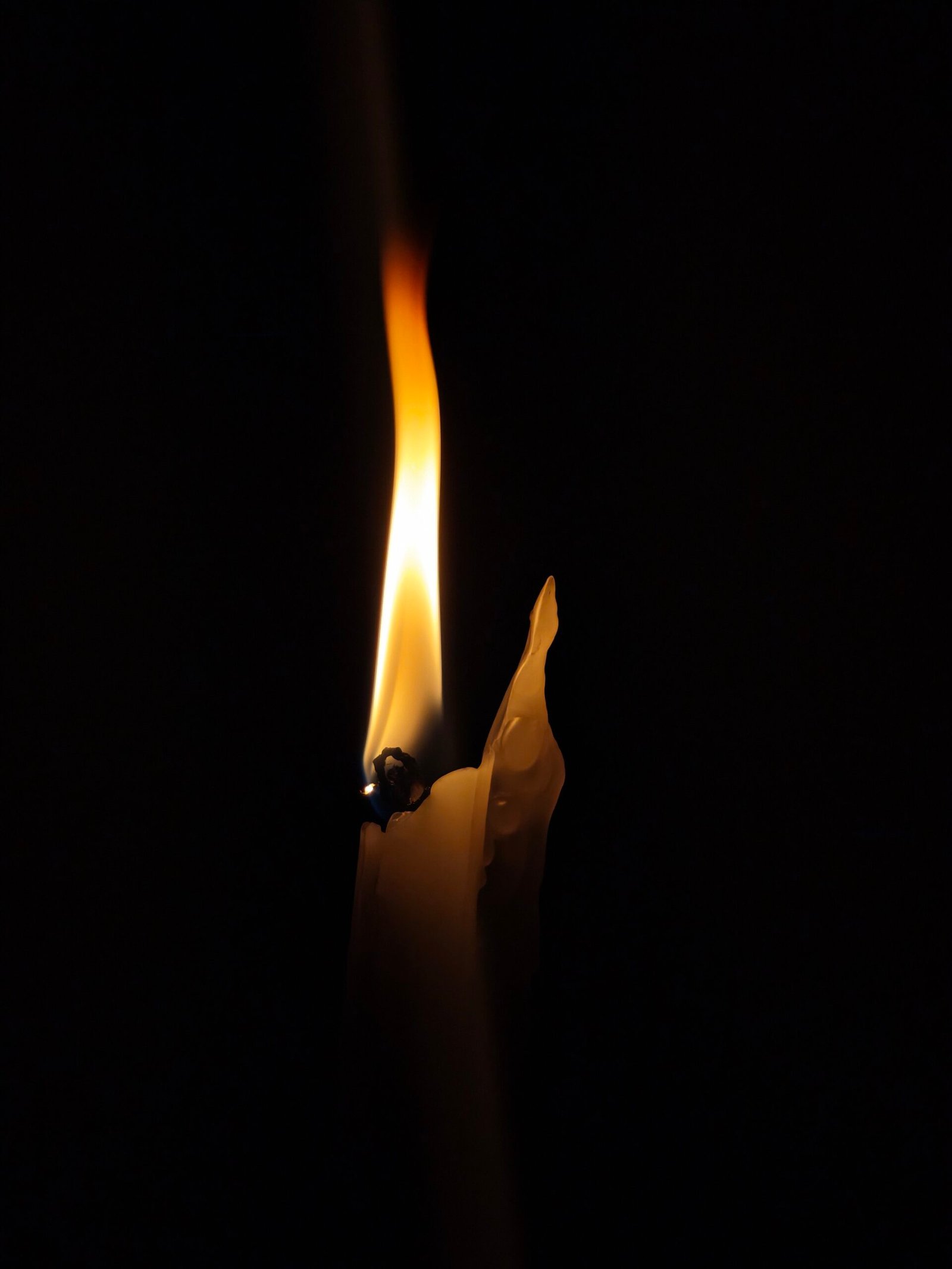 candle-light-closeup